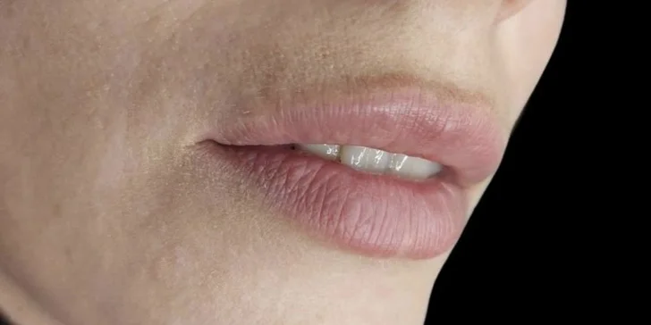 Tetovanie do 10 cm alebo permanentný make-up obočia, očných liniek či pier