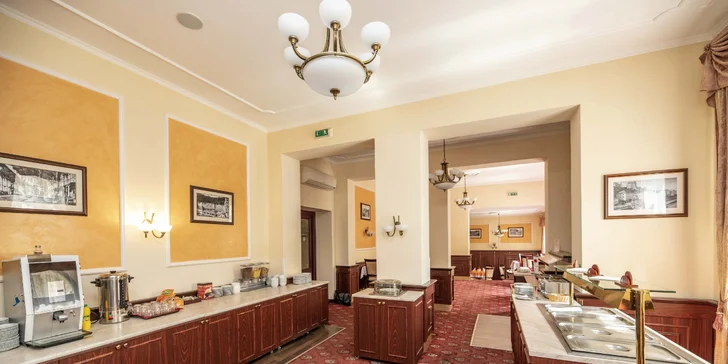 4* pobyt v Karlových Varoch: raňajky alebo polpenzia, bazén a sauna aj procedúry