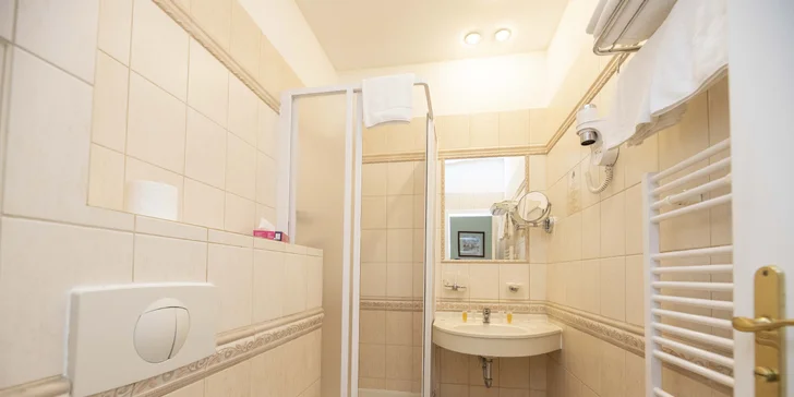 4* pobyt v Karlových Varoch: raňajky alebo polpenzia, bazén a sauna aj procedúry