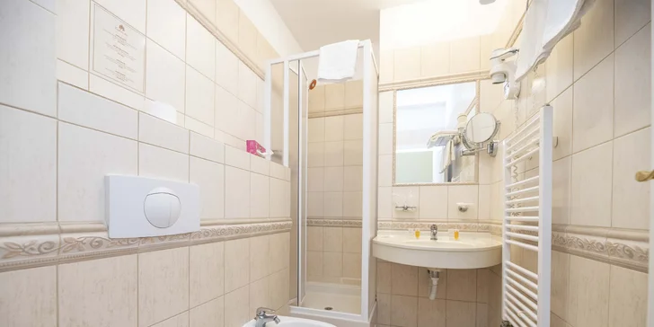 4* pobyt v Karlových Varoch: raňajky alebo polpenzia, bazén a sauna aj procedúry