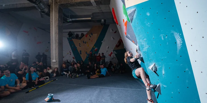 Adrenalín a zábava v lezeckom centre PRALEZ: Bouldrová stena, KIDZONE aj kurzy