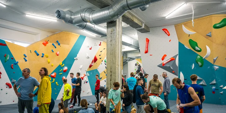 Adrenalín a zábava v lezeckom centre PRALEZ: Bouldrová stena, KIDZONE aj kurzy