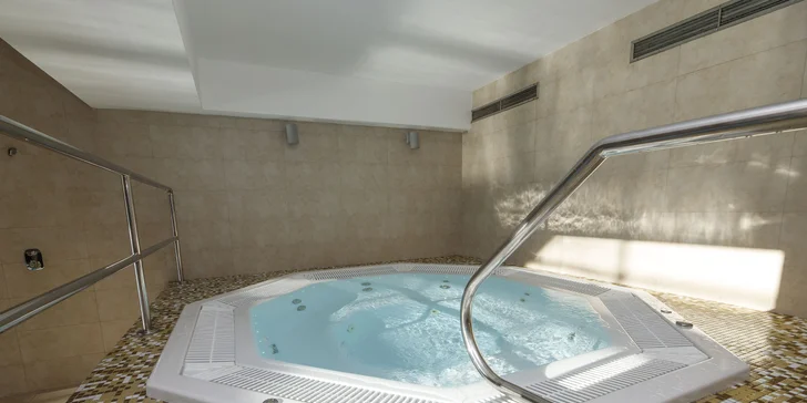 Pobyt v Beskydách: polpenzia a relax vo wellness, lyžiarsky areál aj turistické trasy, zľavy na atrakcie