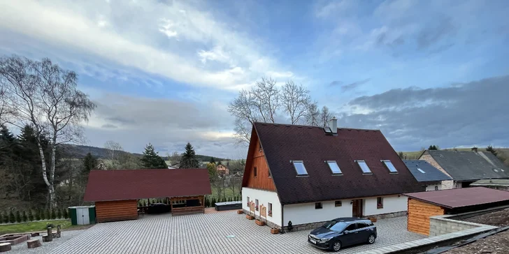 Útulná chalupa na Broumovsku: až 15 osôb, ohnisko, sauna aj kúpací sud