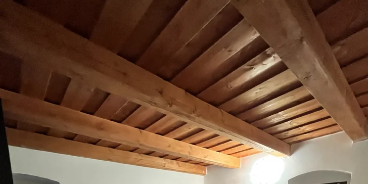 Útulná chalupa na Broumovsku: až 15 osôb, ohnisko, sauna aj kúpací sud