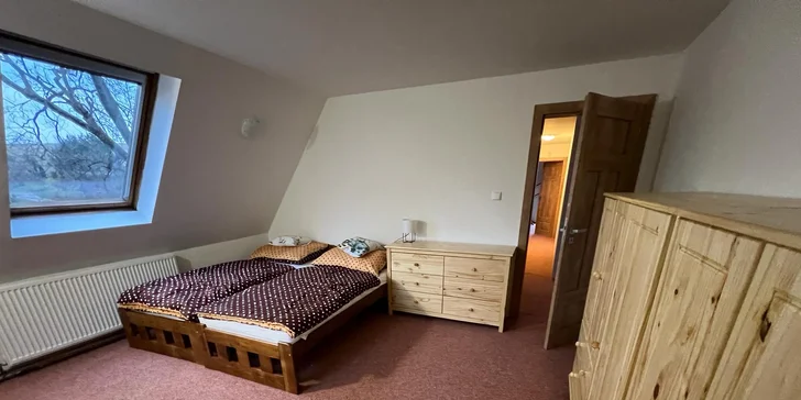 Útulná chalupa na Broumovsku: až 15 osôb, ohnisko, sauna aj kúpací sud