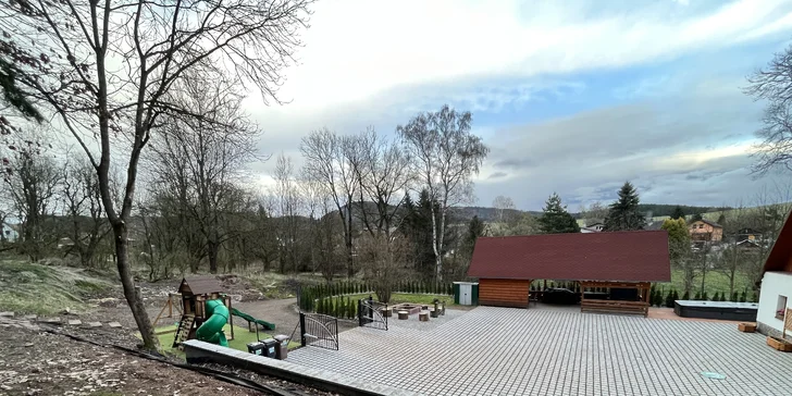 Útulná chalupa na Broumovsku: až 15 osôb, ohnisko, sauna aj kúpací sud