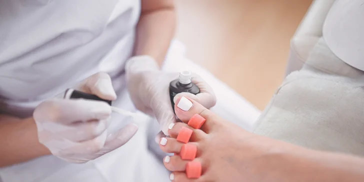 Pedikúra: SPA, s lakovaním či gél lakom, v ponuke aj darčeková poukážka v hodnote 50 €