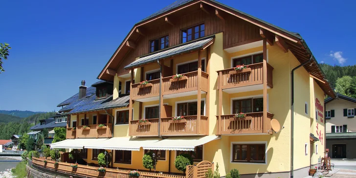 Dachstein s neobmedzeným wellness a polpenziou: hotel 200 m od lanovky