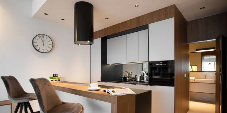 Luxusné apartmány v Sky Tower: najvyššia budova Vroclavu a nedávno aj Poľska, možnosť jacuzzi