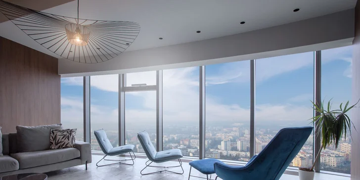 Luxusné apartmány v Sky Tower: najvyššia budova Vroclavu a nedávno aj Poľska, možnosť jacuzzi
