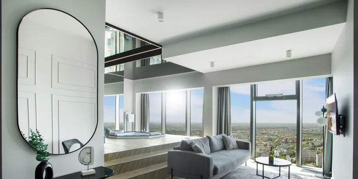Luxusné apartmány v Sky Tower: najvyššia budova Vroclavu a nedávno aj Poľska, možnosť jacuzzi