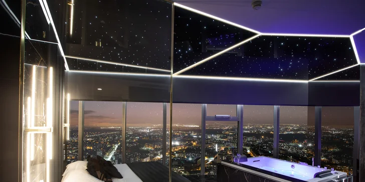 Luxusné apartmány v Sky Tower: najvyššia budova Vroclavu a nedávno aj Poľska, možnosť jacuzzi