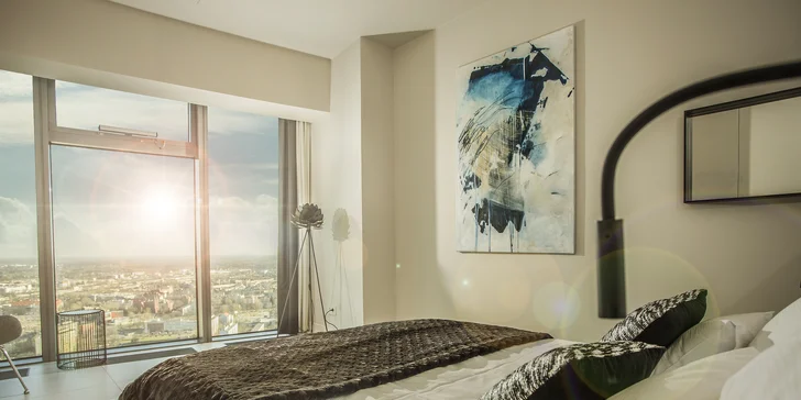 Luxusné apartmány v Sky Tower: najvyššia budova Vroclavu a nedávno aj Poľska, možnosť jacuzzi