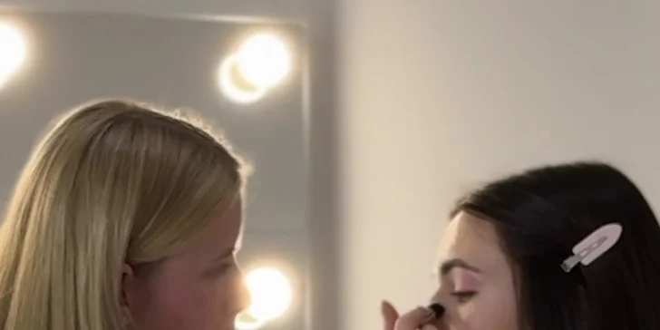 Denné či večerné líčenie, úprava obočia, laminácia alebo lashlift