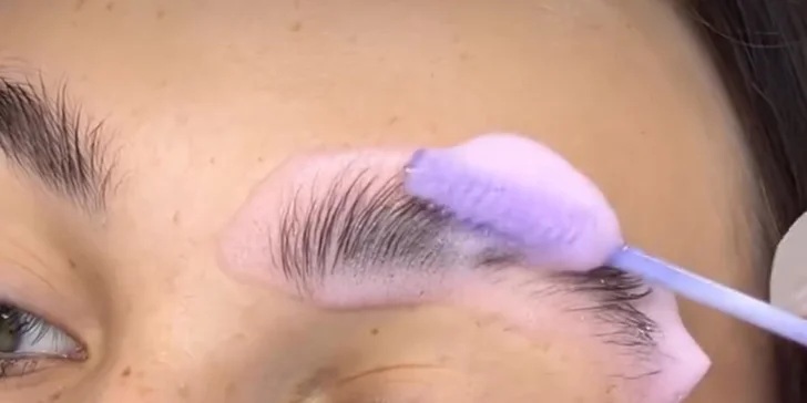Denné či večerné líčenie, úprava obočia, laminácia alebo lashlift