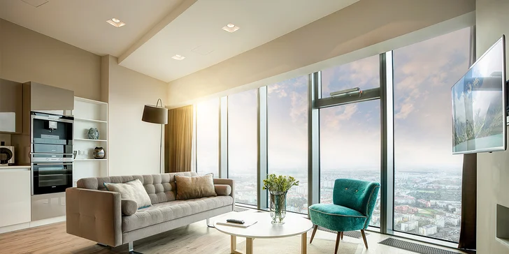 Luxusné apartmány v Sky Tower: najvyššia budova Vroclavu a nedávno aj Poľska, možnosť jacuzzi