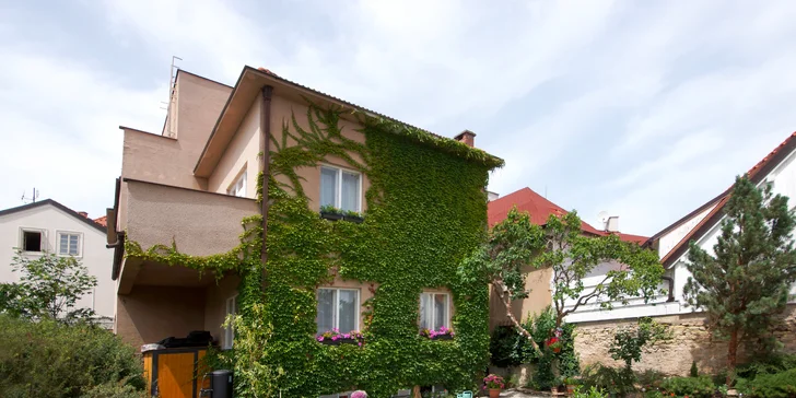 Pobyt v Kutnej Hore v prvorepublikovej vile: raňajky aj privátny wellness