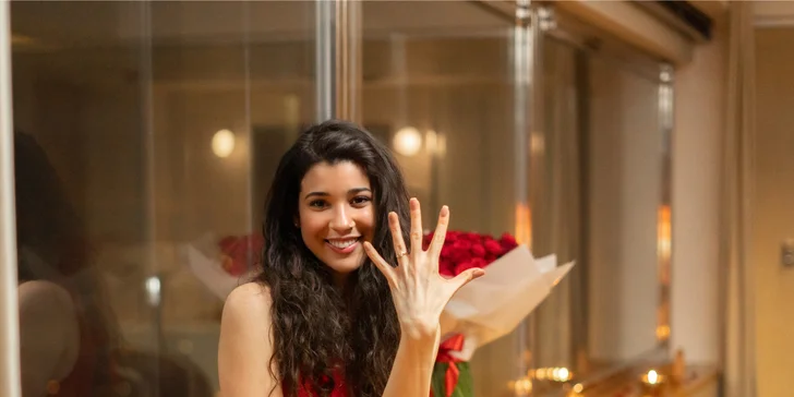 Romantika s výhľadom na Prahu: pobyt v unikátnom hoteli v Žižkovskej veži s raňajkami a vínom