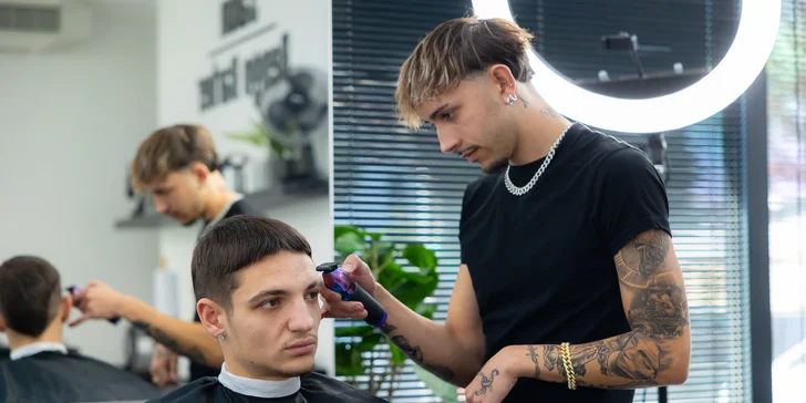 Úprava brady, pánsky strih alebo combo od hviezdneho víťaza súťaže barberov