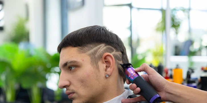 Úprava brady, pánsky strih alebo combo od hviezdneho víťaza súťaže barberov