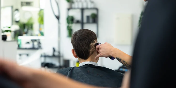 Úprava brady, pánsky strih alebo combo od hviezdneho víťaza súťaže barberov