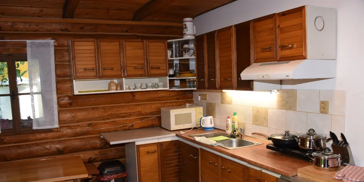 Prenájom útulnej a plne vybavenej zrubovej chaty vo Vrchlabí až pre 6 osôb