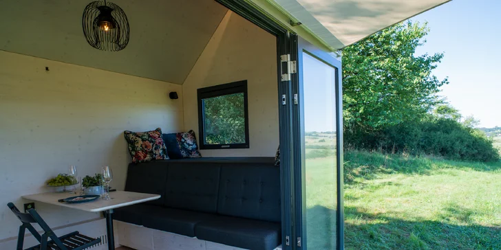 Glamping v modernom Tiny house pri Semiloch pre pár aj rodinu