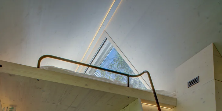 Glamping v modernom Tiny house pri Semiloch pre pár aj rodinu