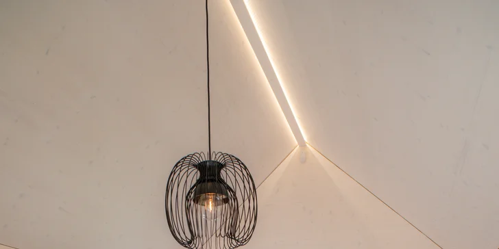 Glamping v modernom Tiny house pri Semiloch pre pár aj rodinu