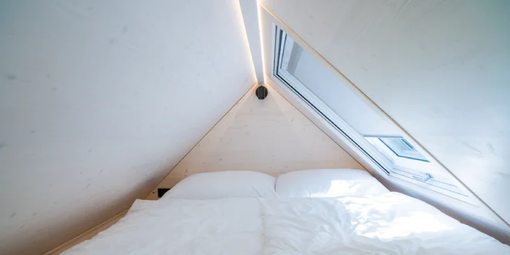 Glamping v modernom Tiny house pri Semiloch pre pár aj rodinu