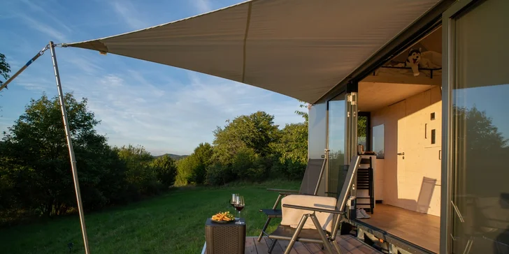 Glamping v modernom Tiny house pri Semiloch pre pár aj rodinu