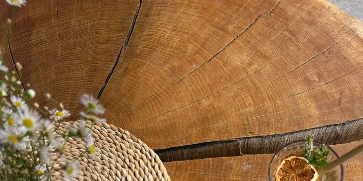 Romantický únik do šumavských lesov: plne vybavený tiny house, raňajky v penzióne