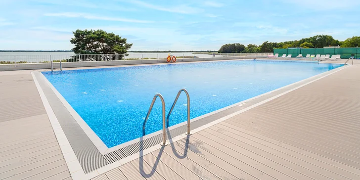 Nové krásne apartmány pri Baltskom mori až pre 4 osoby: medzi morom a jazerom, v lete bazén