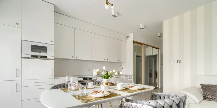 Nové krásne apartmány pri Baltskom mori až pre 4 osoby: medzi morom a jazerom, v lete bazén