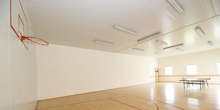 Aktívny pobyt v Prčici pre 2–4 osoby: raňajky, ihrisko, telocvičňa aj požičovňa bicyklov