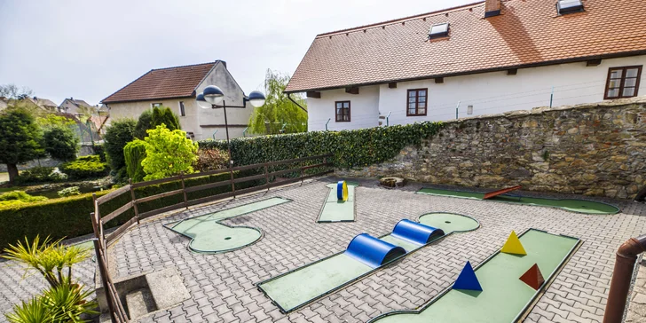 Aktívny pobyt v Prčici pre 2–4 osoby: raňajky, ihrisko, telocvičňa aj požičovňa bicyklov