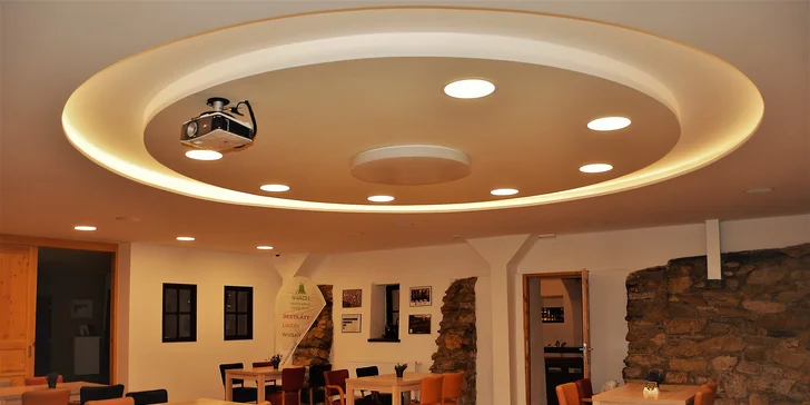 Relax pri Českom Krumlove: luxusný statok s vlastným pivovarom a čokoládovňou, strava a bazén