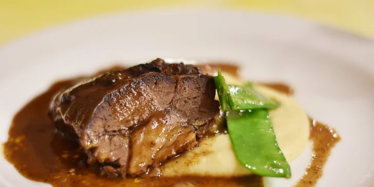 Relax pri Českom Krumlove: luxusný statok s vlastným pivovarom a čokoládovňou, strava a bazén