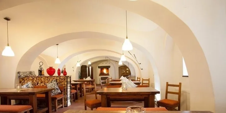 Relax pri Českom Krumlove: luxusný statok s vlastným pivovarom a čokoládovňou, strava a bazén