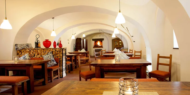 Relax pri Českom Krumlove: luxusný statok s vlastným pivovarom a čokoládovňou, strava a bazén