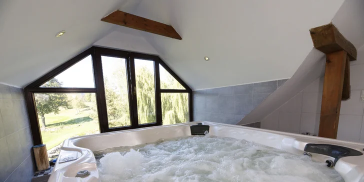 Relax pri Českom Krumlove: luxusný statok s vlastným pivovarom a čokoládovňou, strava a bazén