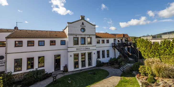 Relax pri Českom Krumlove: luxusný statok s vlastným pivovarom a čokoládovňou, strava a bazén