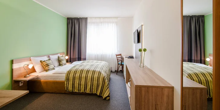 Dovolenka v prírode Jizeriek pre dvoch aj rodinu: plná penzia a neobmedzený wellness