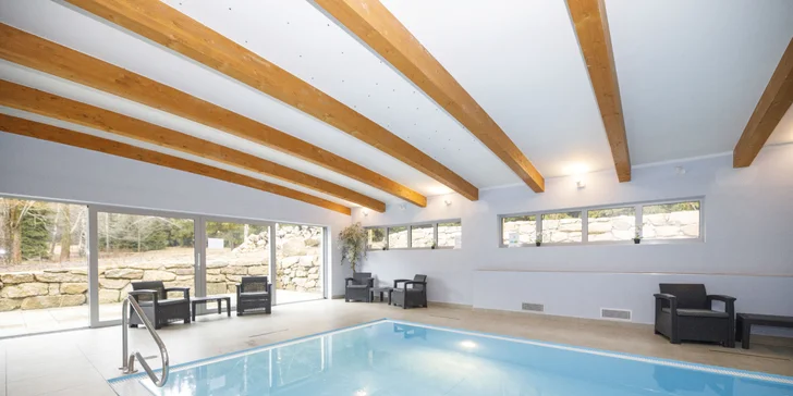 Dovolenka v prírode Jizeriek pre dvoch aj rodinu: plná penzia a neobmedzený wellness