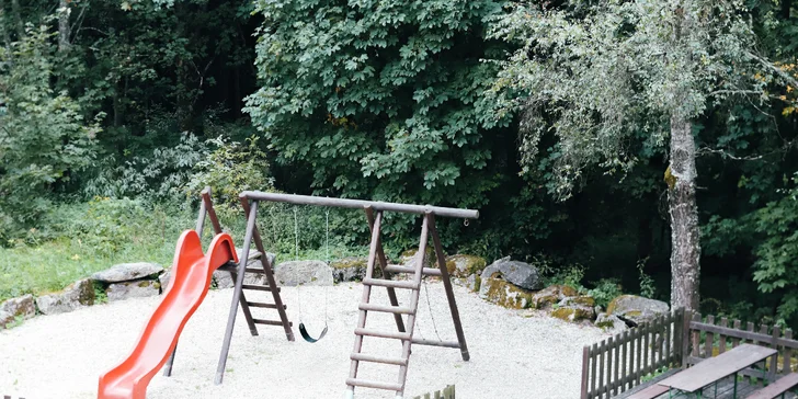 Dovolenka v prírode Jizeriek pre dvoch aj rodinu: plná penzia a neobmedzený wellness