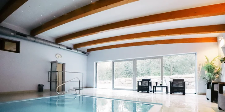 Dovolenka v prírode Jizeriek pre dvoch aj rodinu: plná penzia a neobmedzený wellness