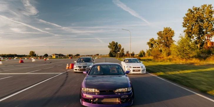 Jazda v Nissan Skyline R34, Nissan Silvia alebo Mitsubishi Lancer Evolution VIII: ako vodič aj spolujazdec, variant s jazdou driftem