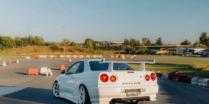 Jazda v Nissan Skyline R34, Nissan Silvia alebo Mitsubishi Lancer Evolution VIII: ako vodič aj spolujazdec, variant s jazdou driftem