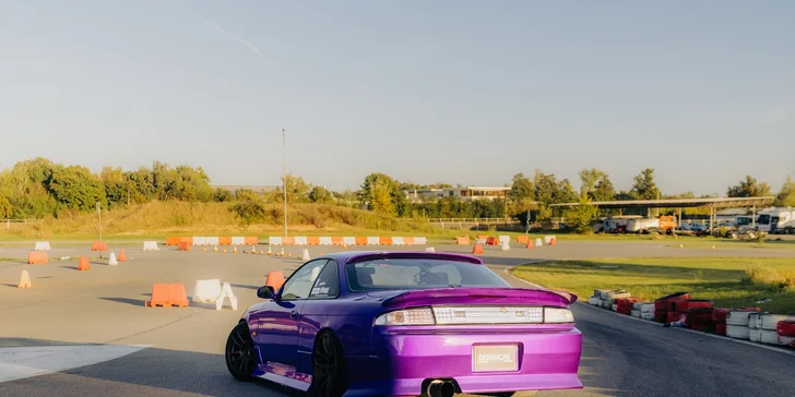 Jazda v Nissan Skyline R34, Nissan Silvia alebo Mitsubishi Lancer Evolution VIII: ako vodič aj spolujazdec, variant s jazdou driftem